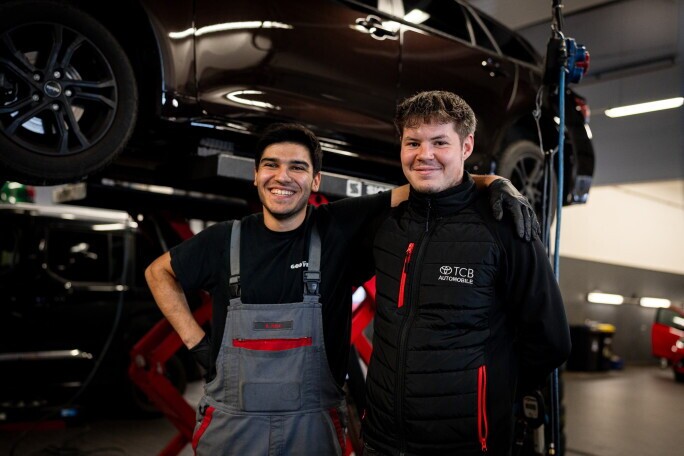 Kfz-Mechatroniker in Ausbildung  (m/w/d), 1. Bild